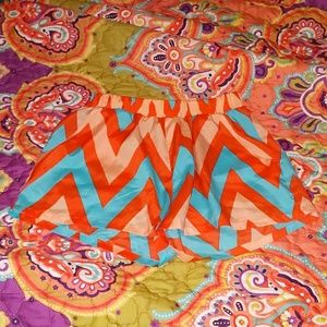 Small chevron shorts